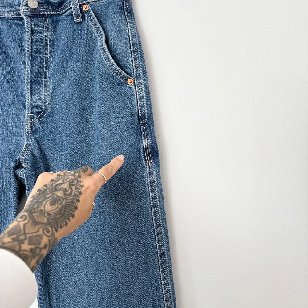 Levi's High-Rise Wide Leg Jeans in Medium Blue - Picture 6 of 7